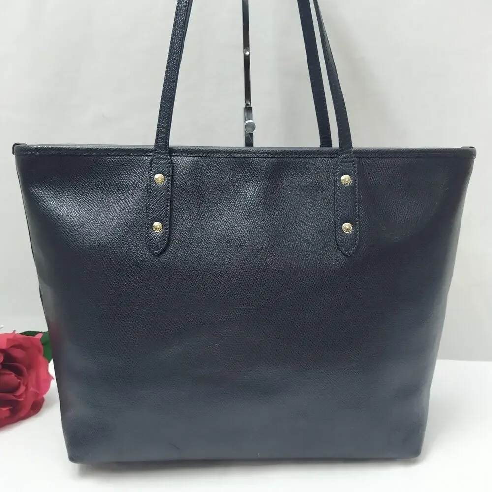 Coach tote pictures interior