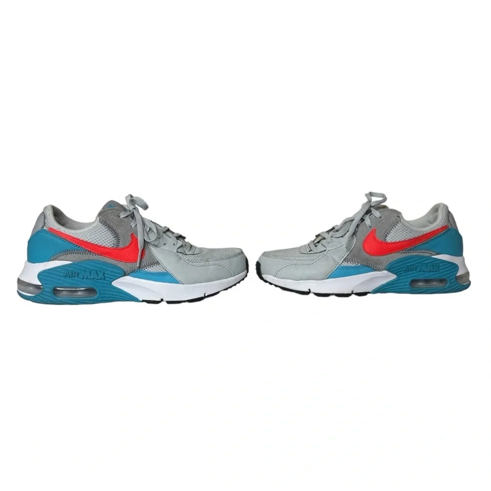 Nike couple light