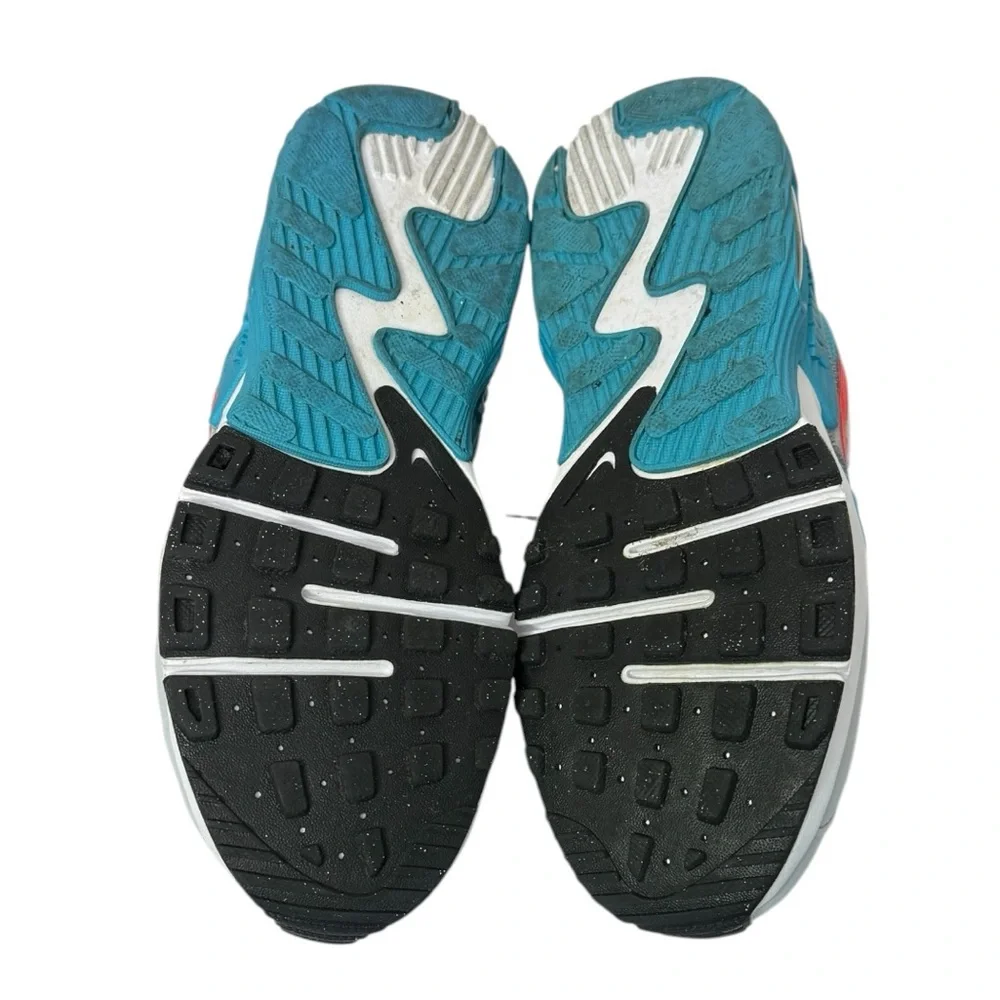 Nike couple light