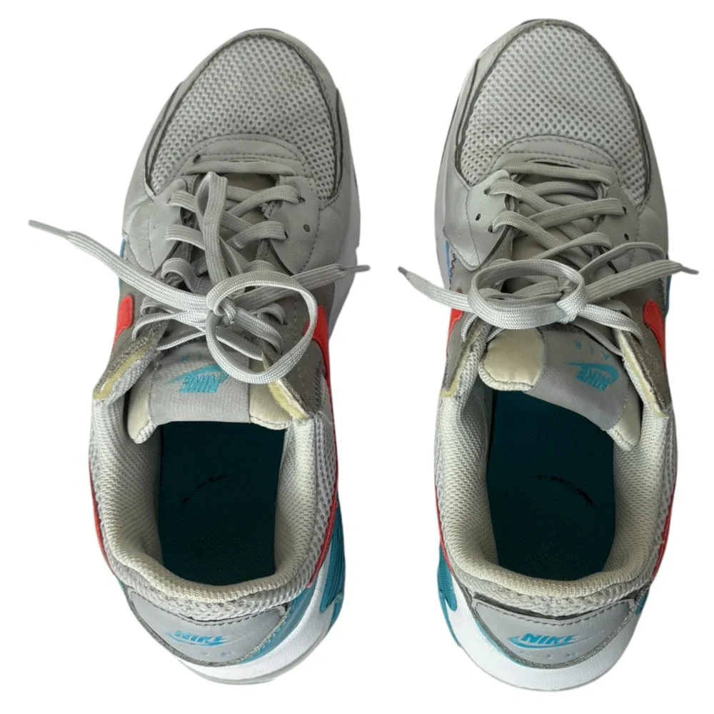 Nike couple light