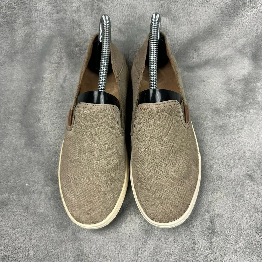 OluKai scaly choice