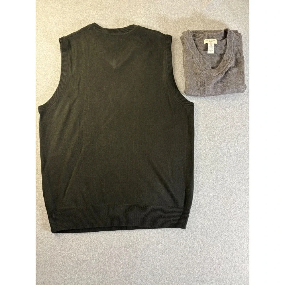 Dockers sleeveless sweater