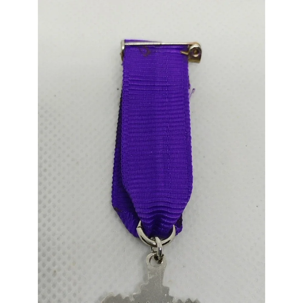 Under Royal Patronage HRP Historical Royal Palaces Medal Ribbon‎ Pin Uniform