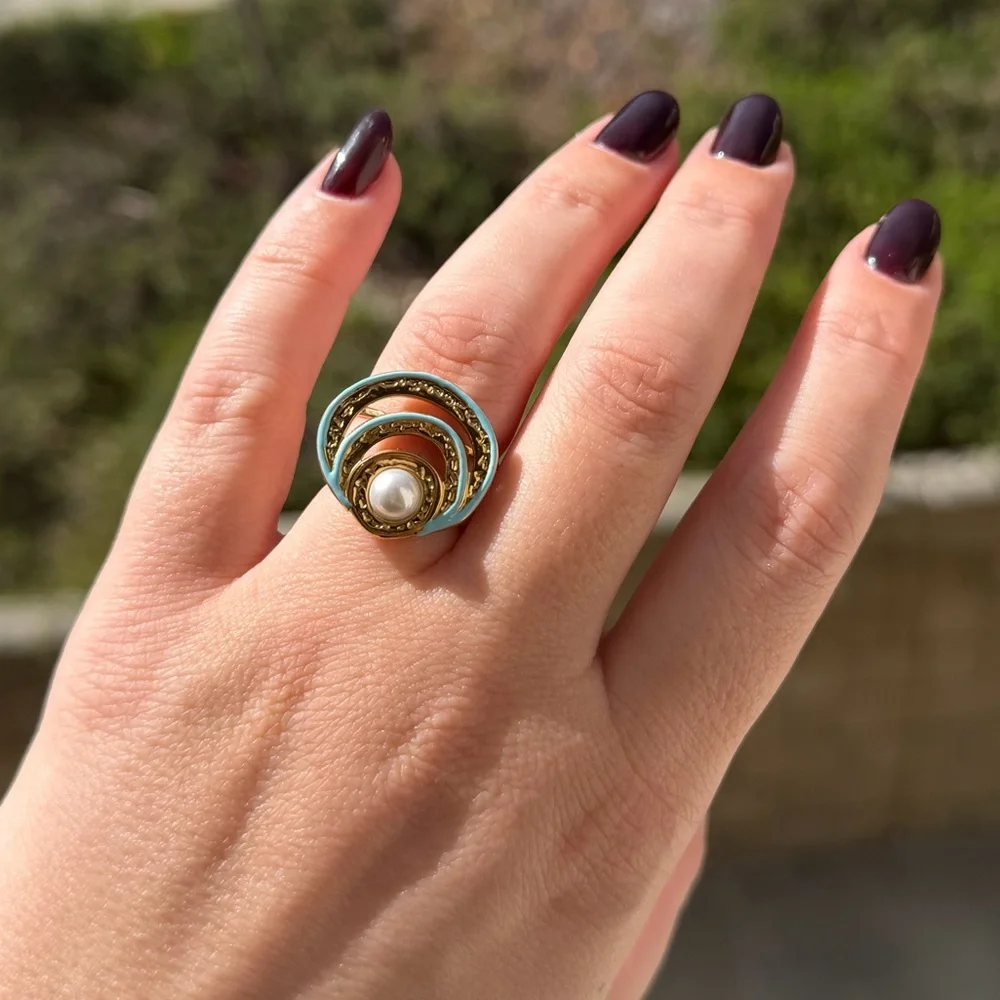 Anthropologie ring accent