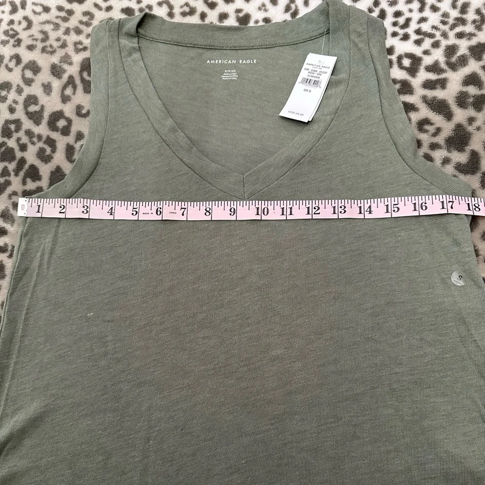 2019 American Eagle V-neck Burnout Tunic Tank Top in Green Size Small Women’s