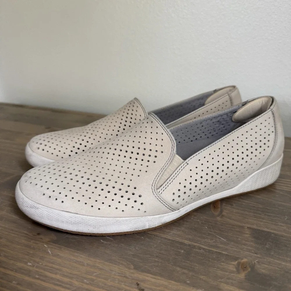 Dansko overall very