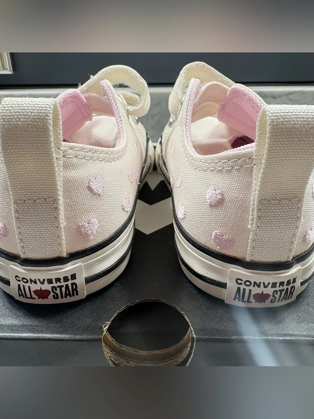 Converse soft print cushioned