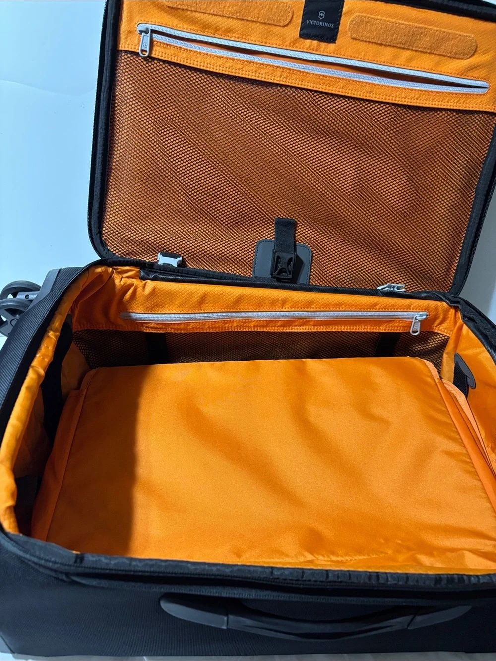 Victorinox lightweight carry