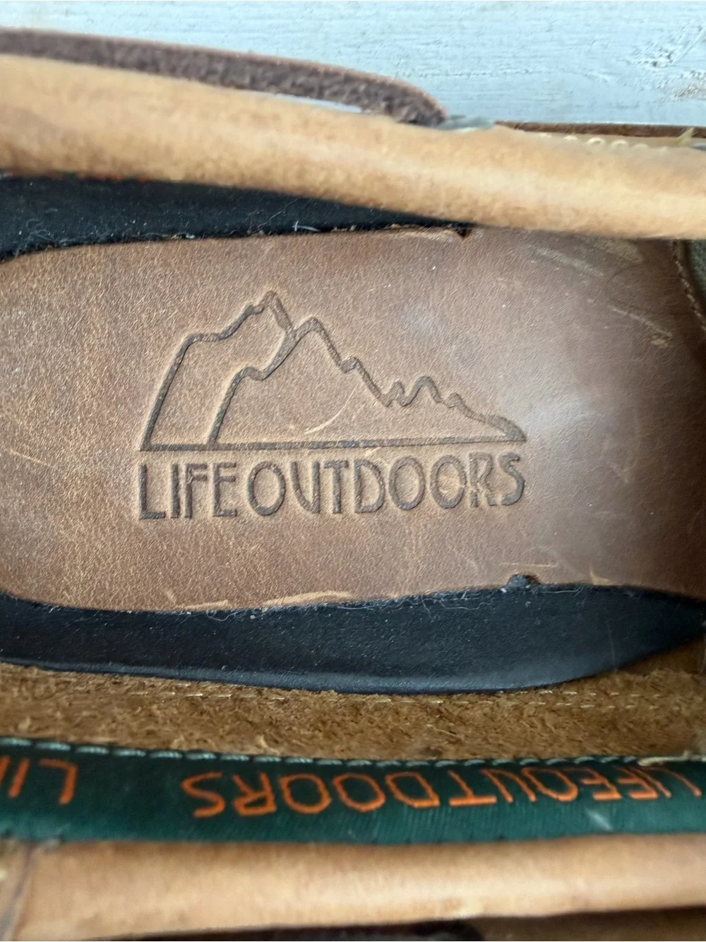 Life Outdoors two-eyelet boat shoe with tan leather laces metal eyelets Sz 10D