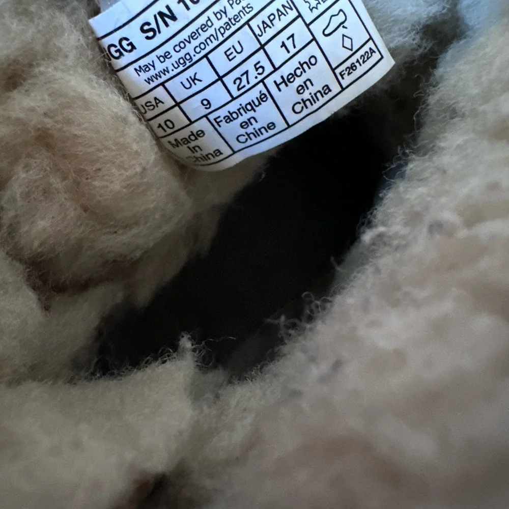 UGG kids bailey