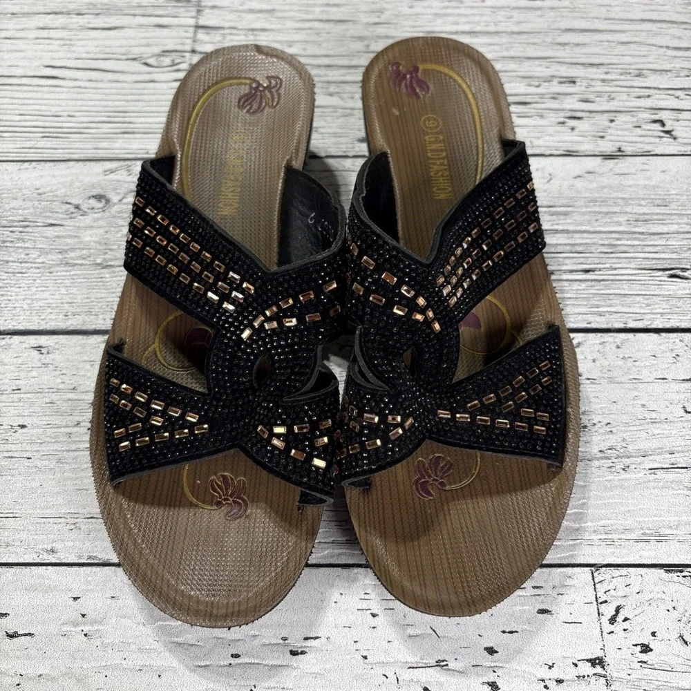 G.N.D Womens Sz 7 1/2 Black rhinestone accent Sandals New in Box style‎ # 9639