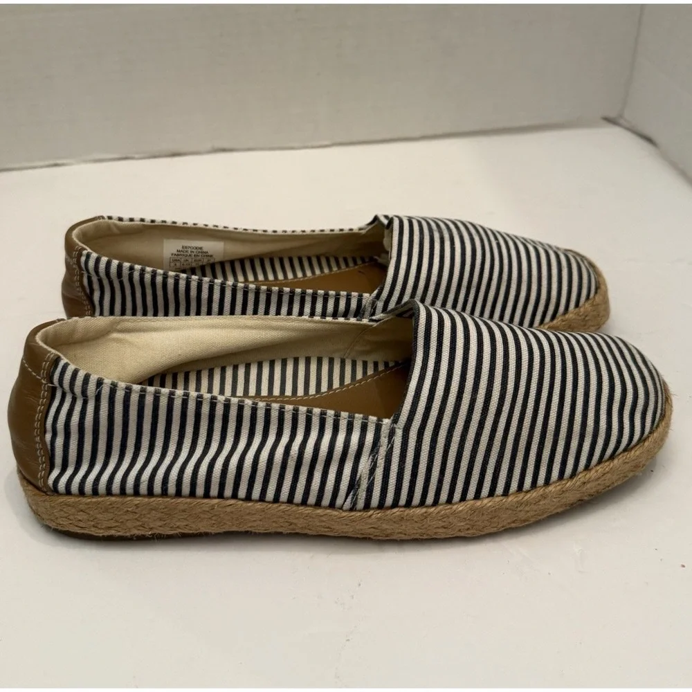 Easy Spirit Cute Canvas Slip Ons Blue And White Stripes‎ Size 8