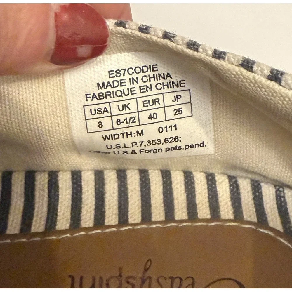 Easy Spirit Cute Canvas Slip Ons Blue And White Stripes‎ Size 8