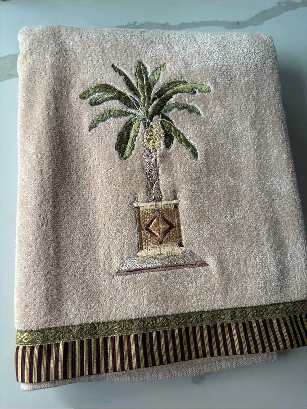 Avanti plush beige