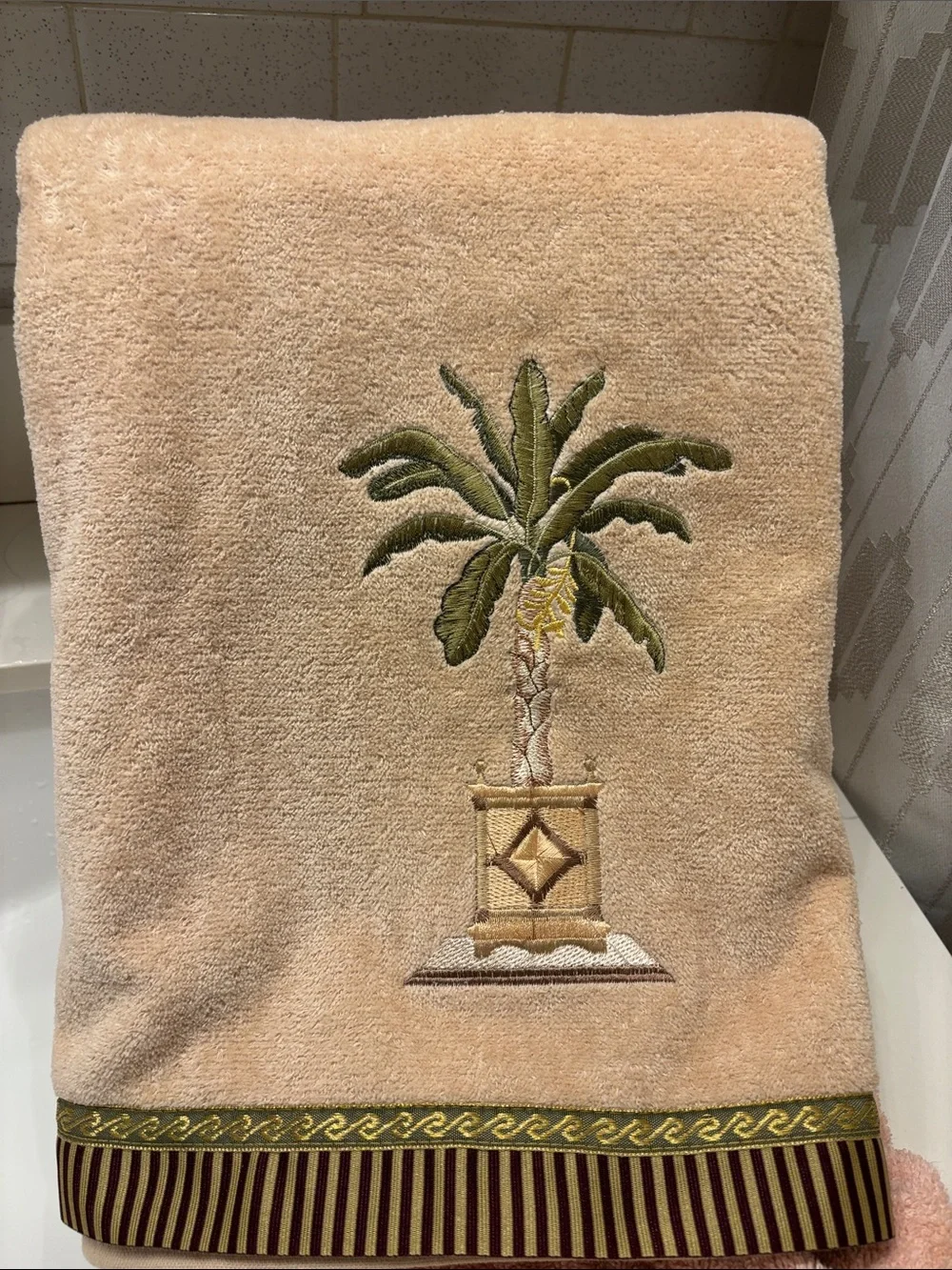 Avanti plush beige