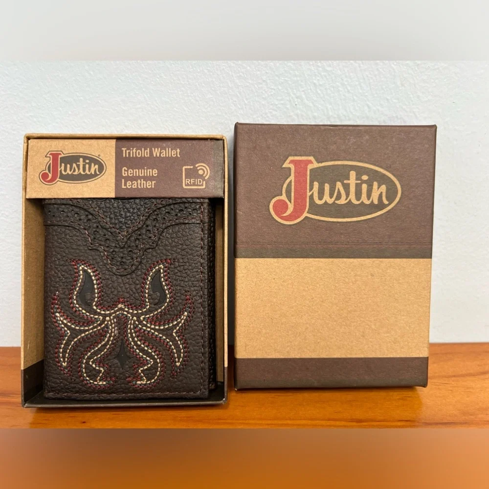 JUSTIN BOOTS NIB NWT Genuine Leather Trifold Western Boot Stitch Men Logo Wallet