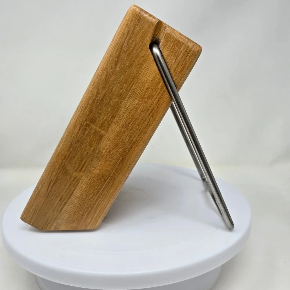 Cutco oak wood