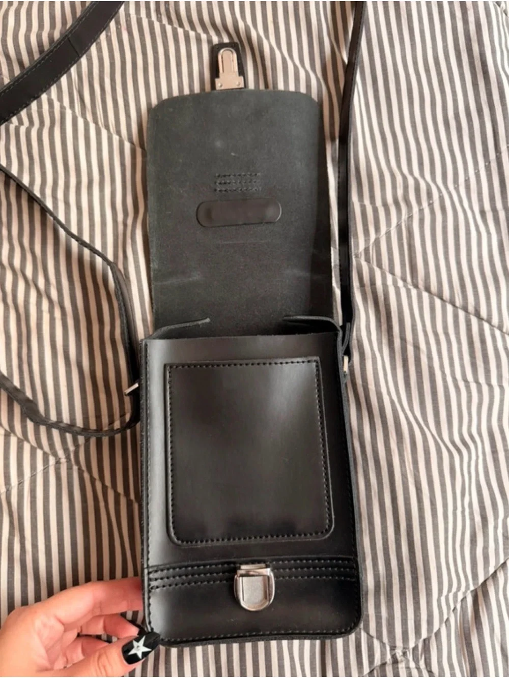 Dr. Martens compact leather