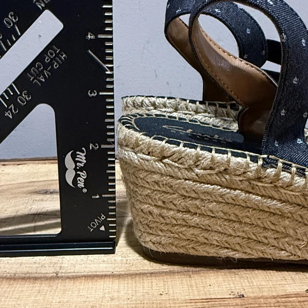 Clarks these shoes