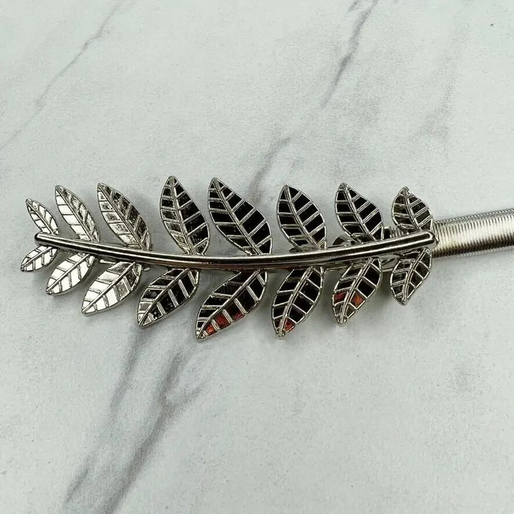 Unbranded silver tone