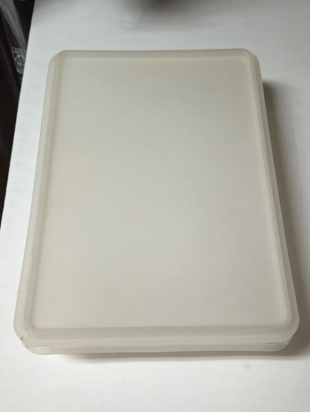 Tupperware read lid