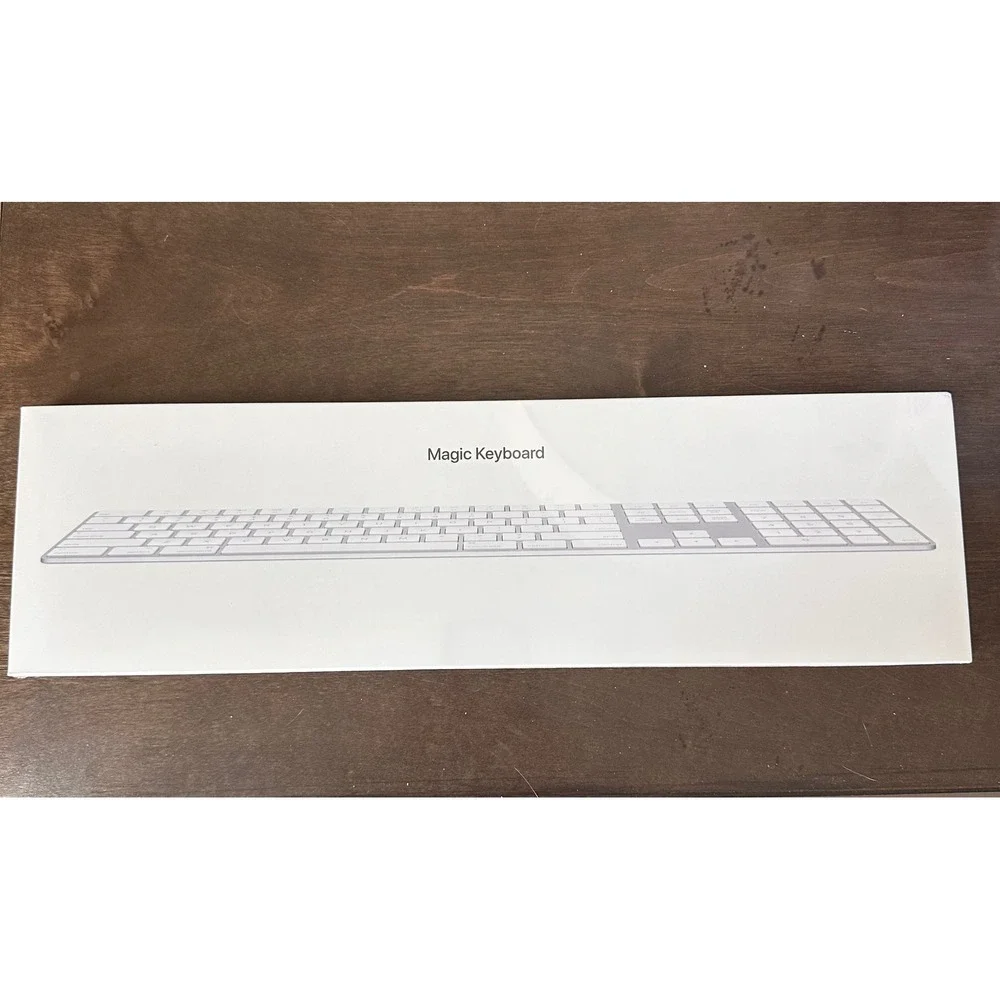 NEW SEALD Apple Magic Keyboard MQ052LL/A Numeric Keypad‎ A1843 White Bluetooth
