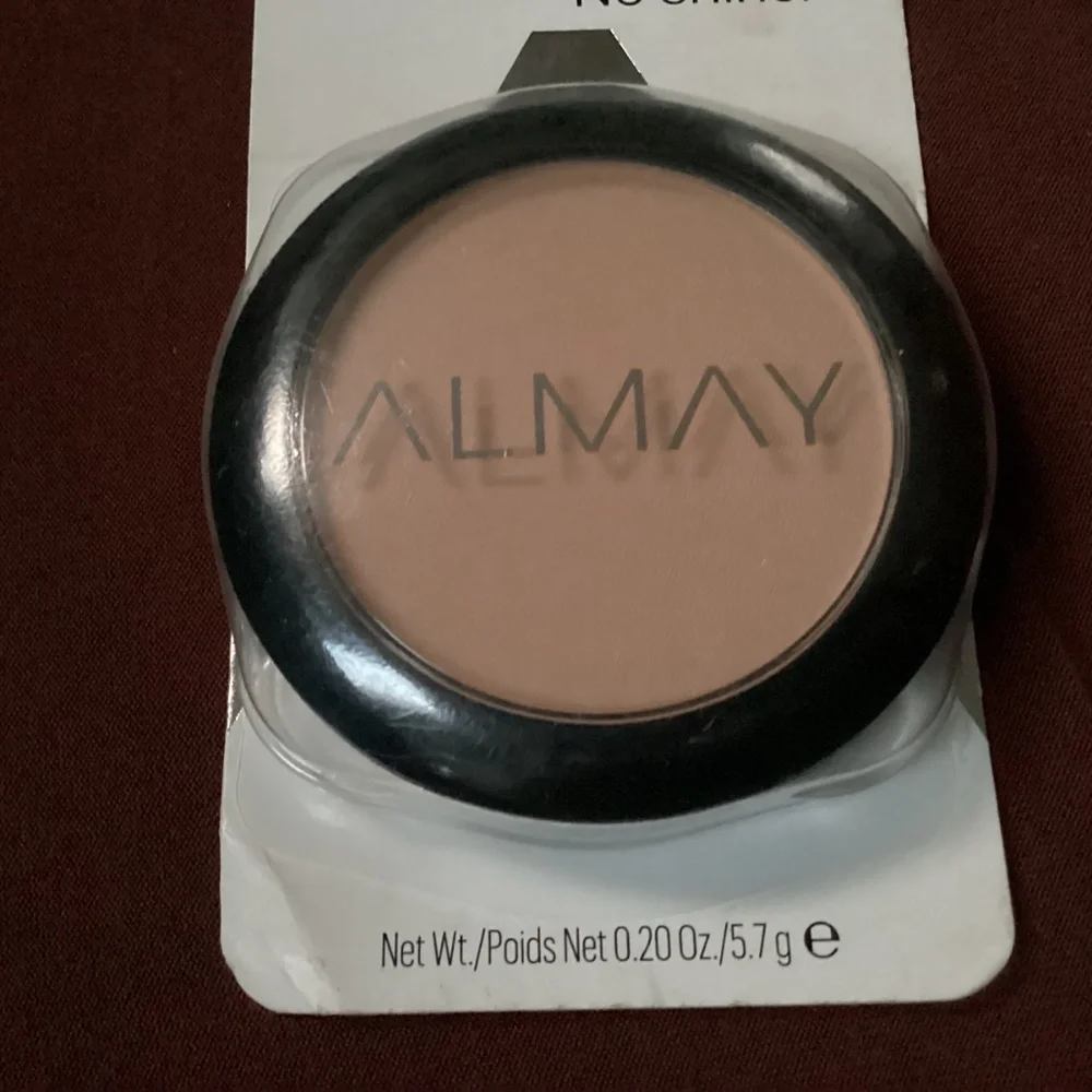 Almay pressed powder