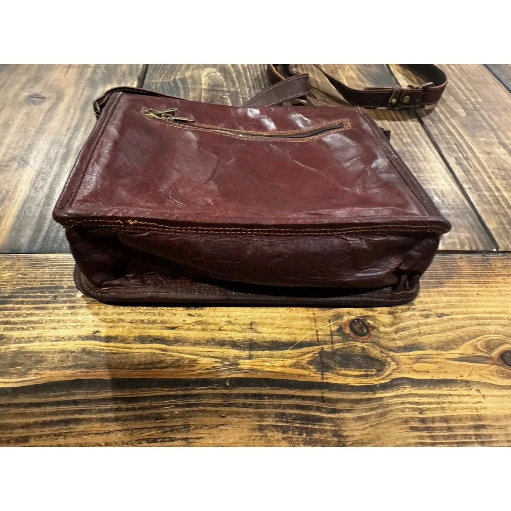 Unbranded tone magnetic distressed