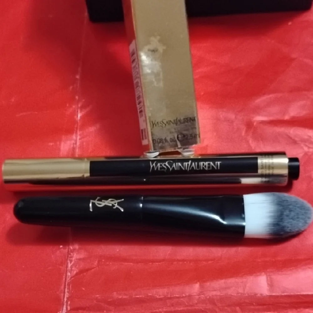 Yves Saint Laurent Concealer In Almond+ Free YSL Makeup Brush