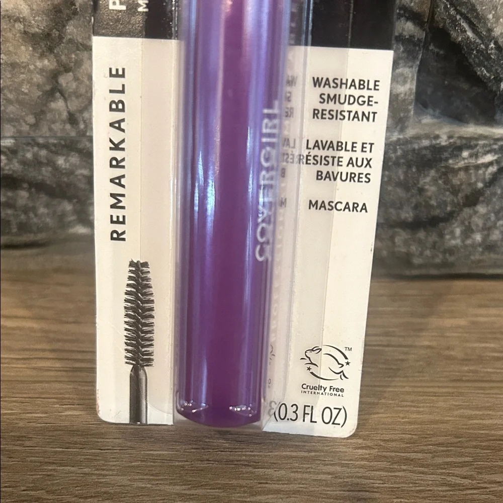 NWT‎ COVERGIRL Very Black Mascara Formula