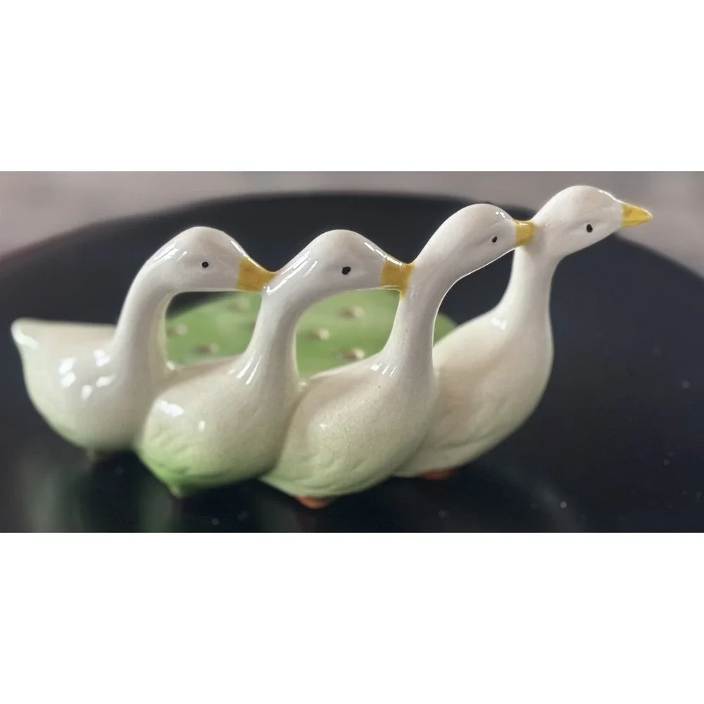 Vtg 4 White Geese in a Row Flower Frog for Floral Arrangements Ceramic Cottage