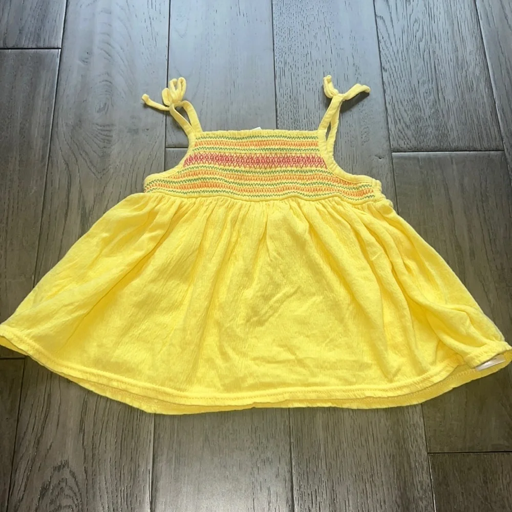 Girls Old Navy hobo like spaghetti strap Flowey shirt
