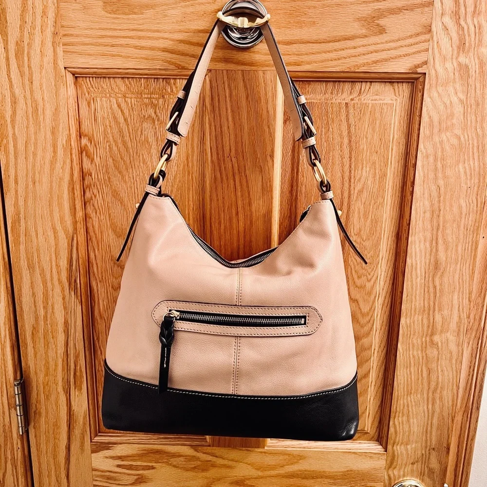 Dooney & Bourke gently used