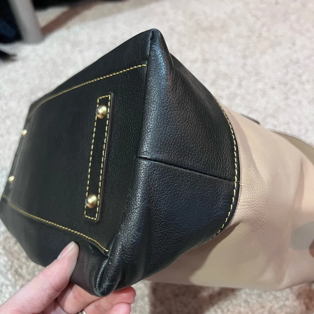 Dooney & Bourke gently used
