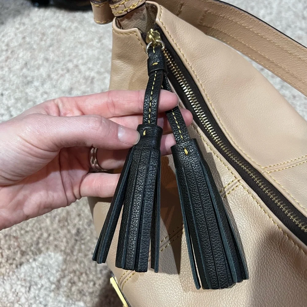 Dooney & Bourke gently used