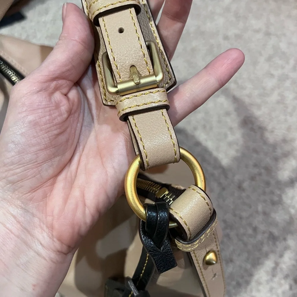 Dooney & Bourke gently used