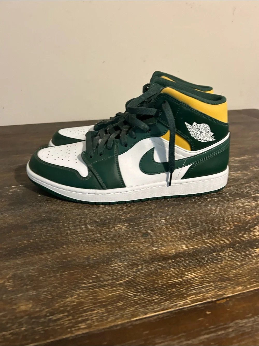 Jordan stylish mid