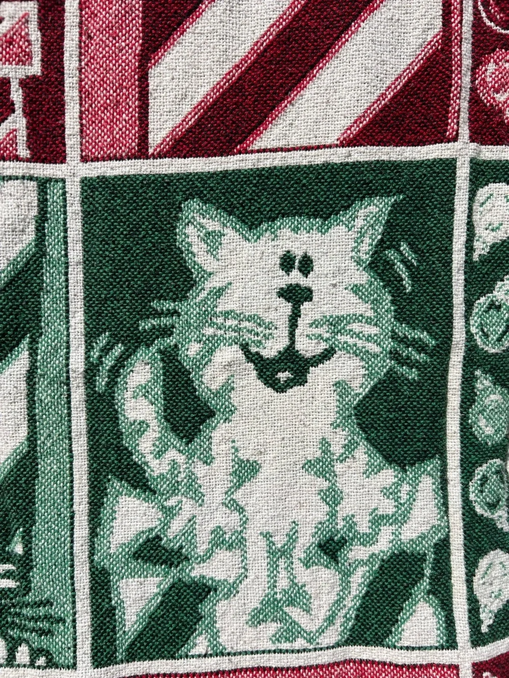 Vintage 1993 Christmas Cats Tapestry Throw Blanket Red Green Fringe