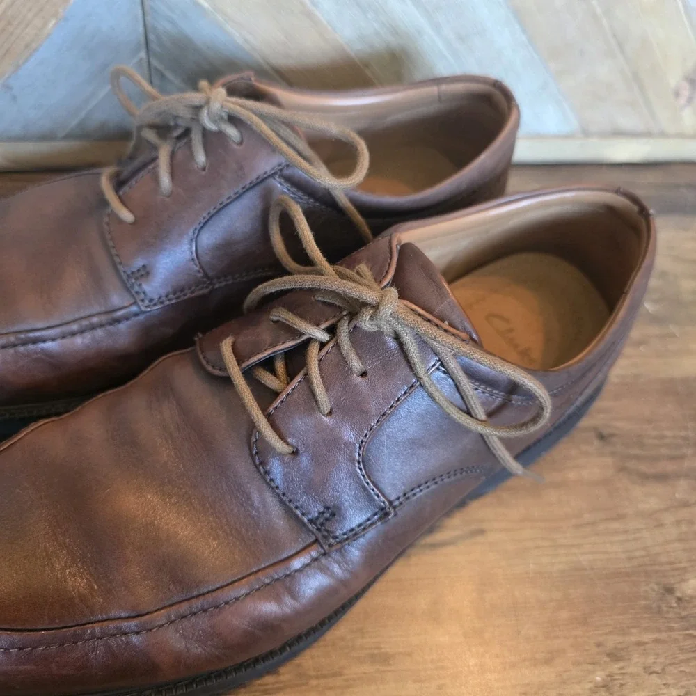 Clarks‎ Shoes Men's Size 9M Brown Leather Lace Up Oxford Comfort Extralight