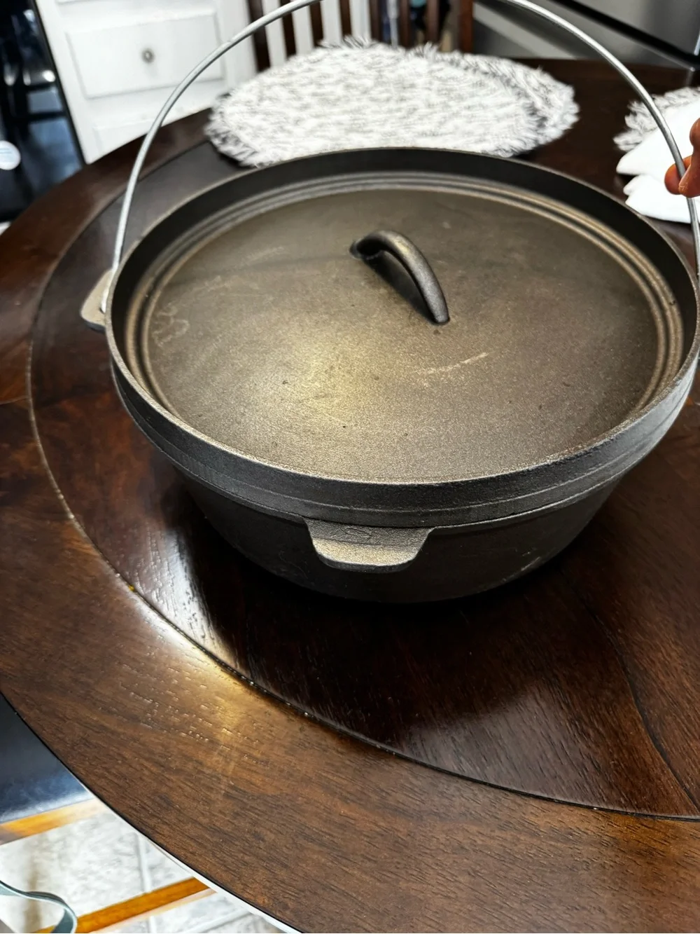 Cast Iron Dutch Oven with Lid and Bail Handle - Black