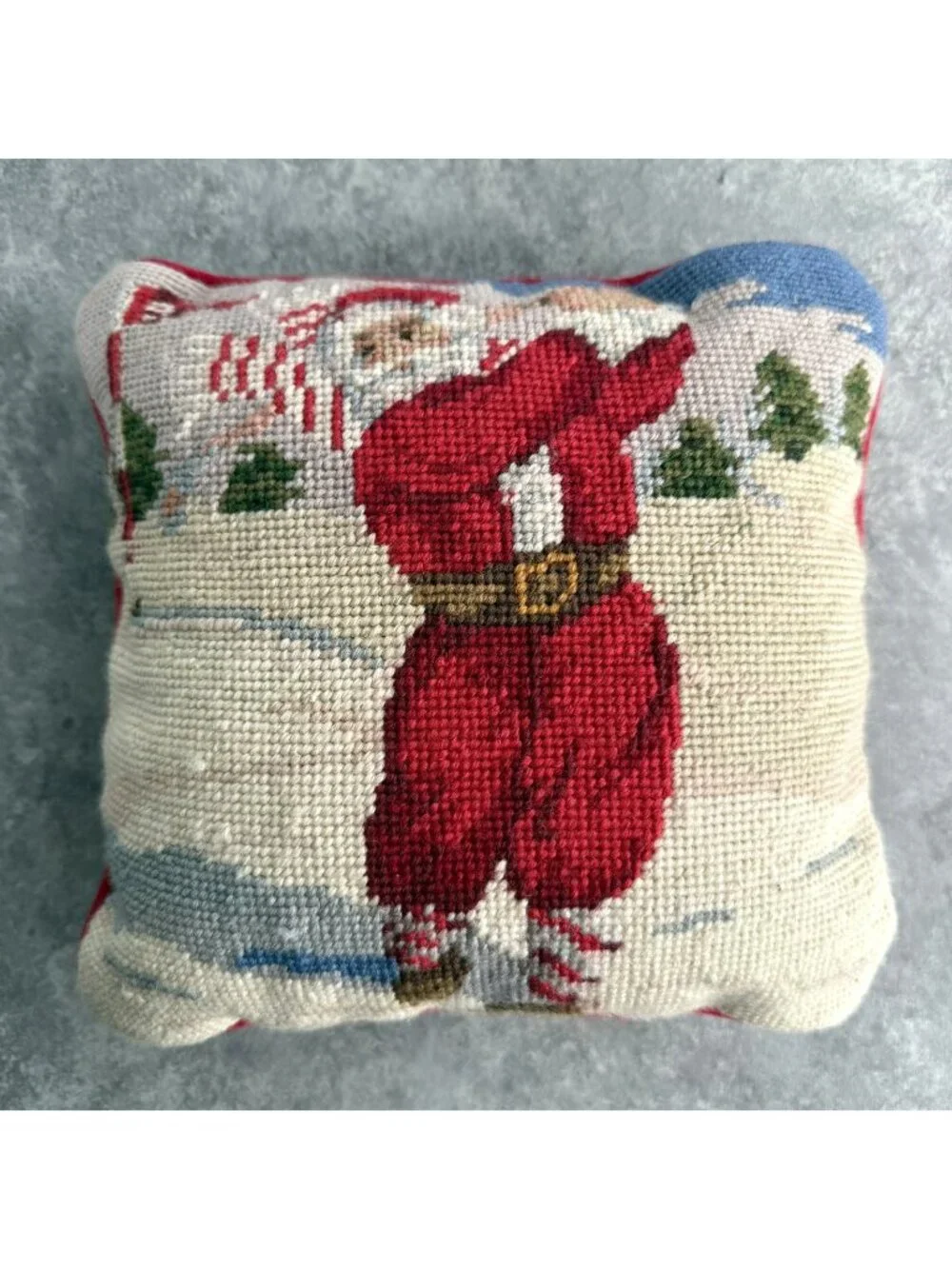 Vintage Needlepoint Christmas Pillow Santa Golfing 9