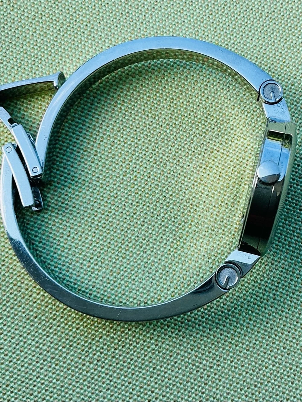 Gucci sleek authentic