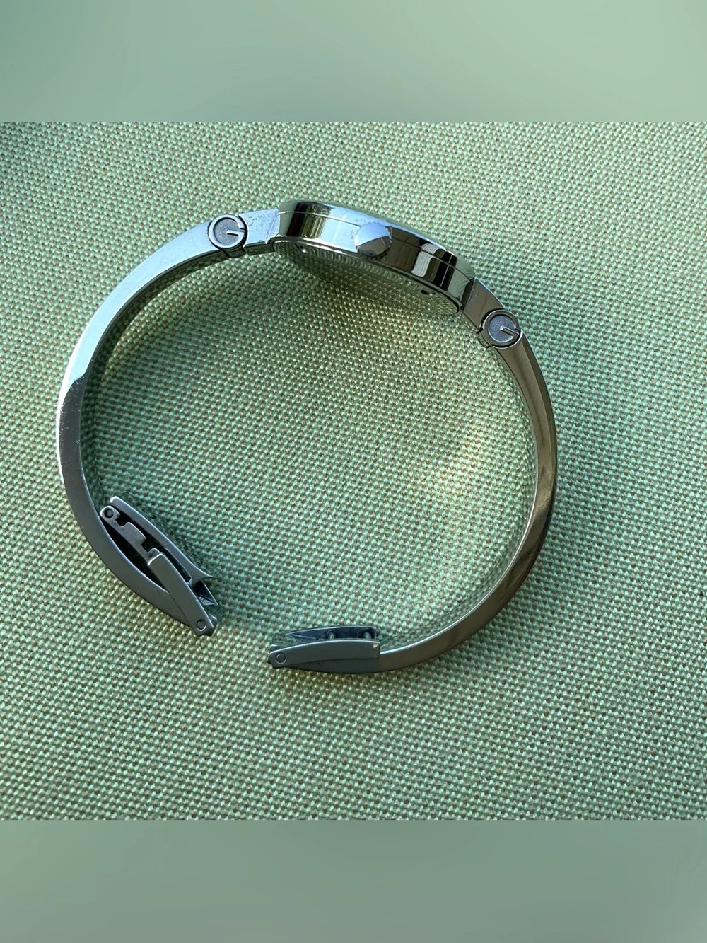 Gucci sleek authentic