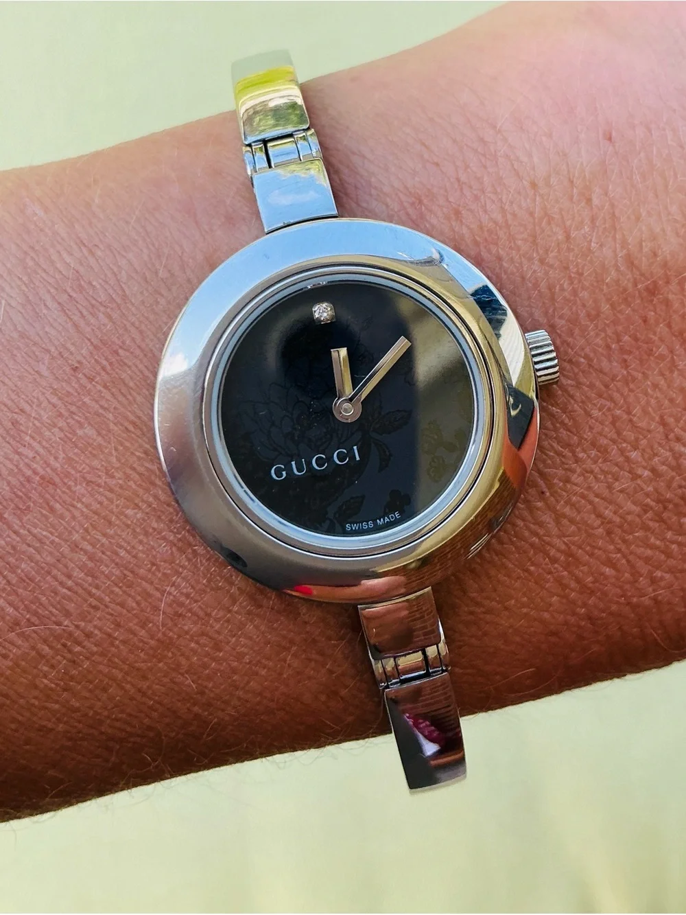 Gucci sleek authentic