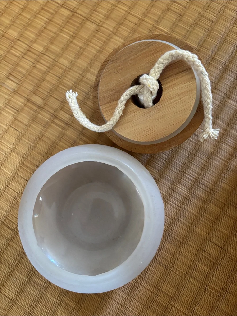 N/A decorative white