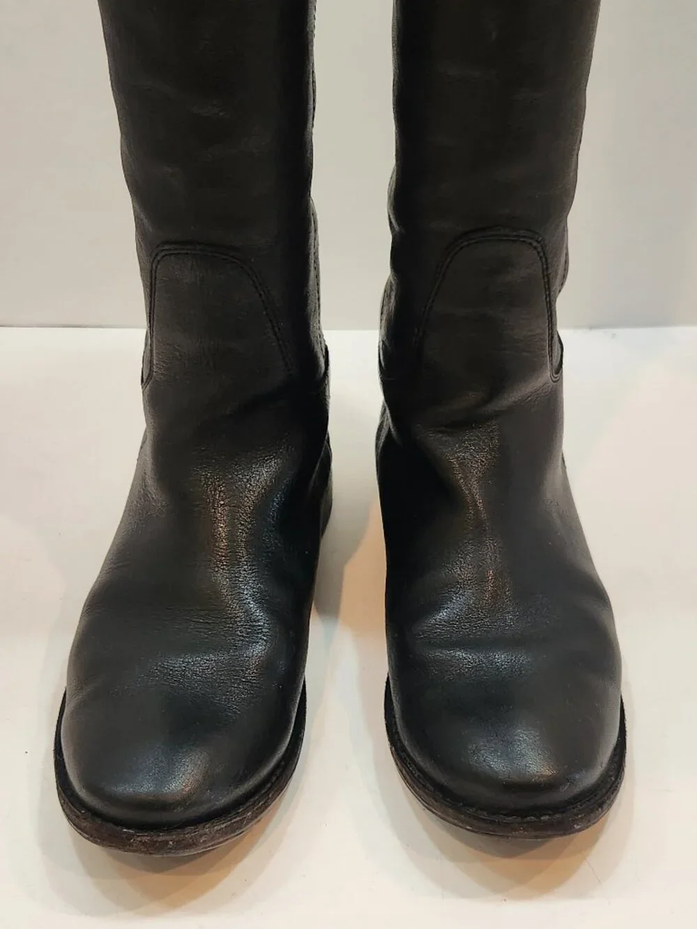 Frye brand style
