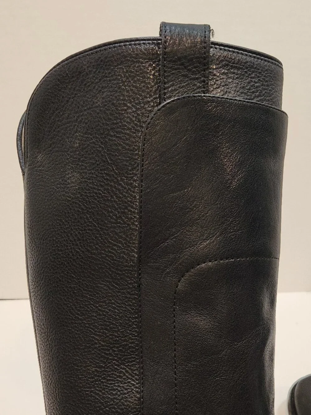 Frye brand style