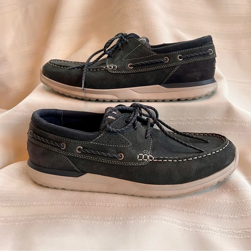 Rockport men’s boat