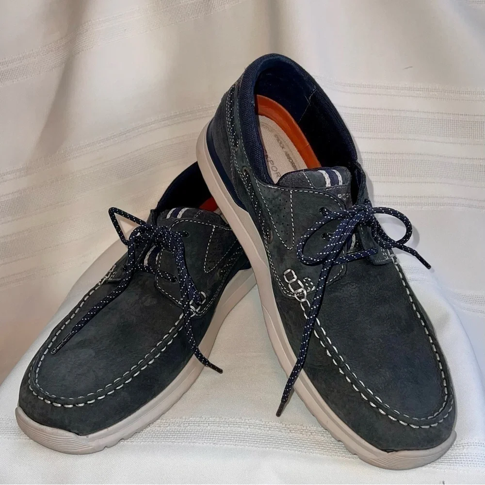 Rockport men’s boat