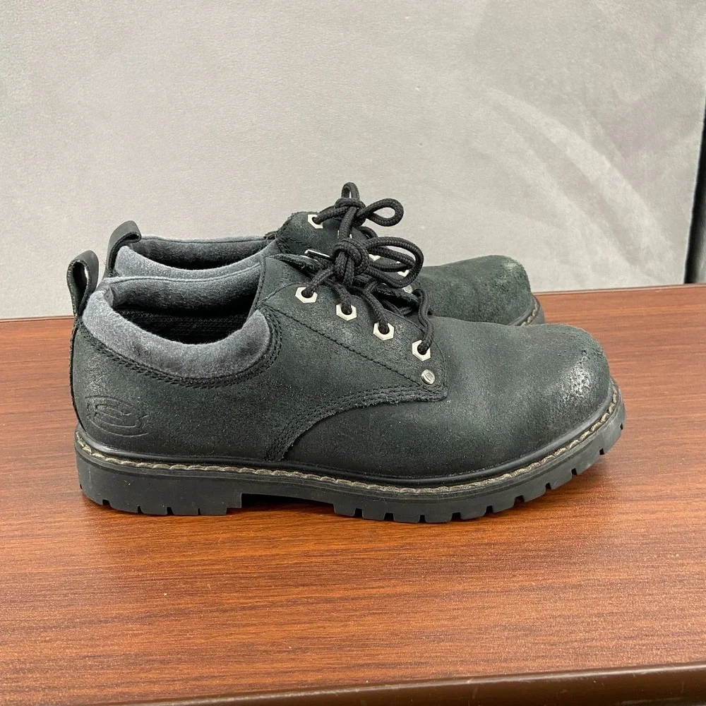 Skechers alley cats